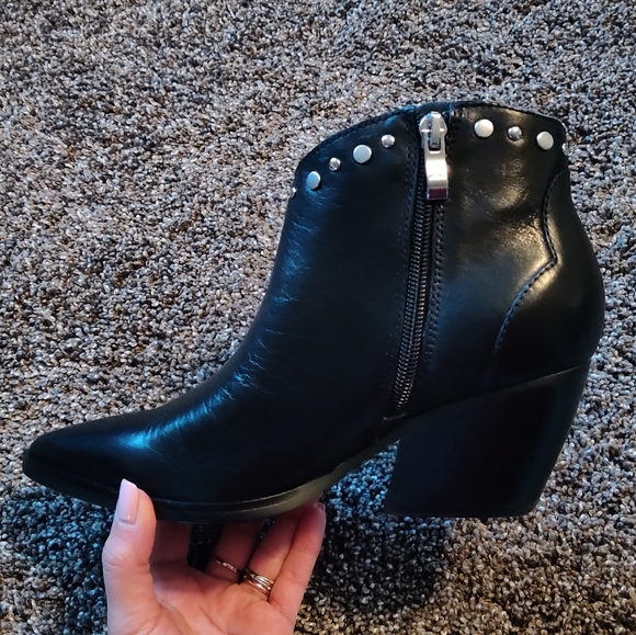 Marc Fisher LTD Deni Boots - Picture 9 of 15